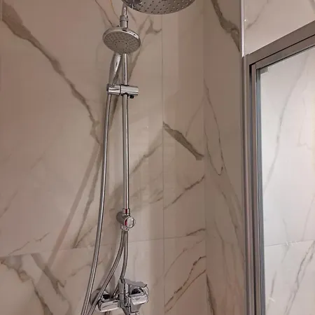 Divine 69 Luxury Apartment, City - Center, Diamond Residences, Free Parking Appartement *