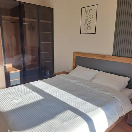 Divine 69 Luxury Apartment, City - Center, Diamond Residences, Free Parking * Skopje
