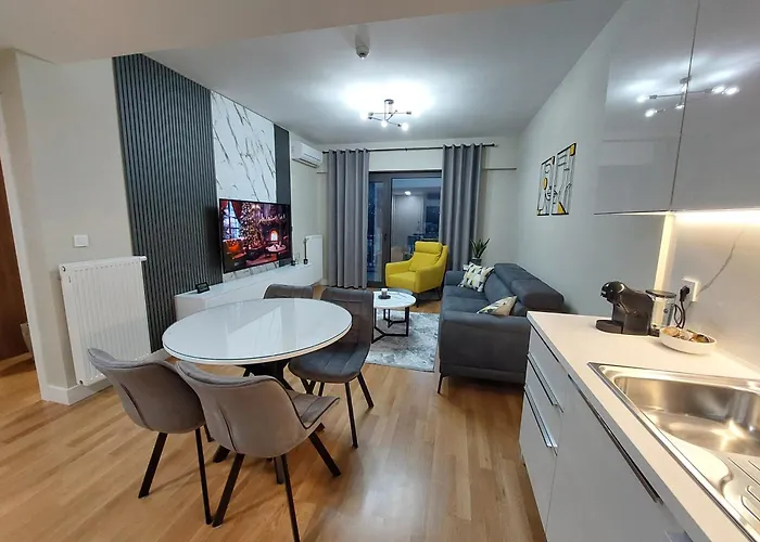 Divine 69 Luxury Apartment, City - Center, Diamond Residences, Free Parking Apartman Szkopje